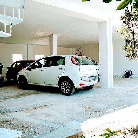 Fronte Mare In Centro Covered Parking Torre Lapillo Eksteriør billede